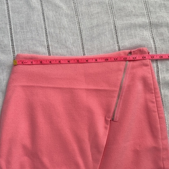 Loft NWT barbiecore pink pencil skirt with zipper embellishment. - Picture 9 of 14